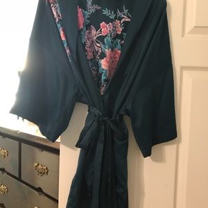 VS robe